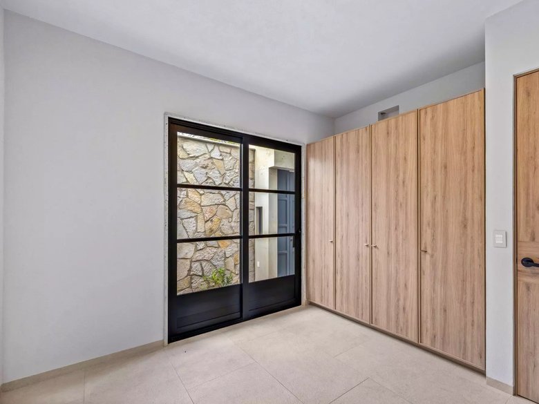 La Aurora Townhouse -Blue — 3 photos