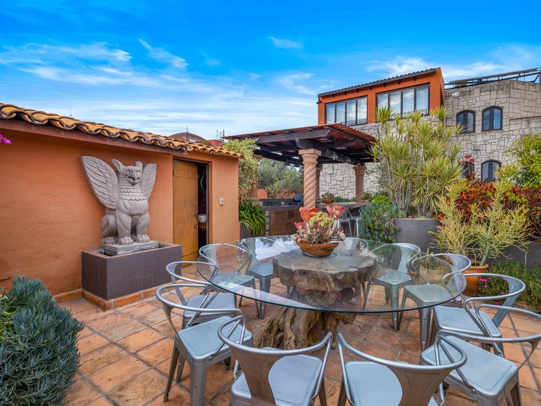 Casa El Grifo — 24 photos