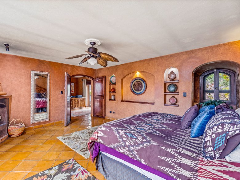 Casa El Grifo — 19 photos