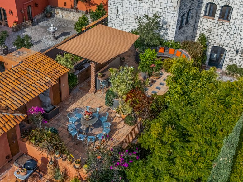 Casa El Grifo — 29 photos