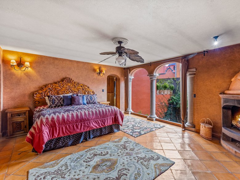 Casa El Grifo — 17 photos