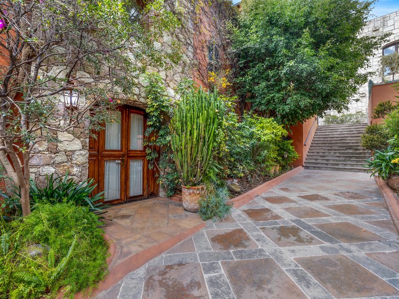 Casa El Grifo — 3 photos