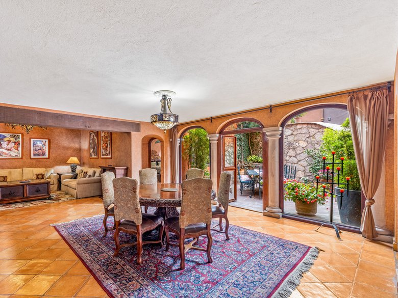 Casa El Grifo — 5 photos
