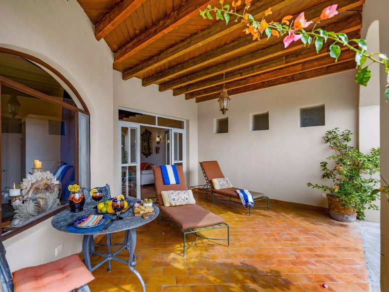 Casa Noche Mágica — 24 photos