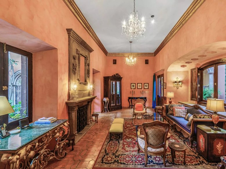 Casa de la Canal — 9 photos