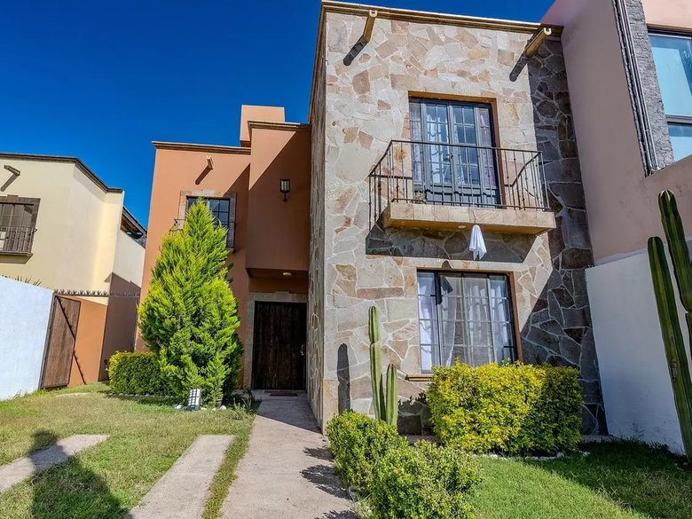 Residencia Palo Azul — 2 photos