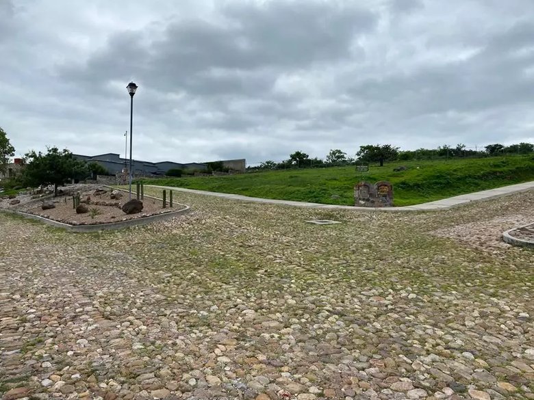 Homesite in Hacienda La Presita — 2 photos