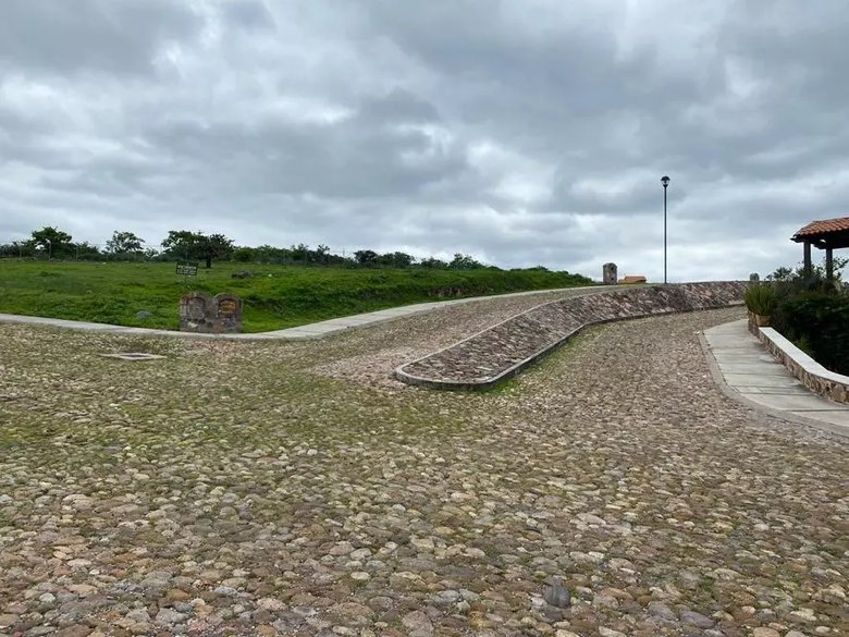 Homesite in Hacienda La Presita — 11 photos