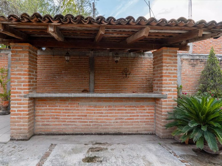 La Golondrina — 3 photos