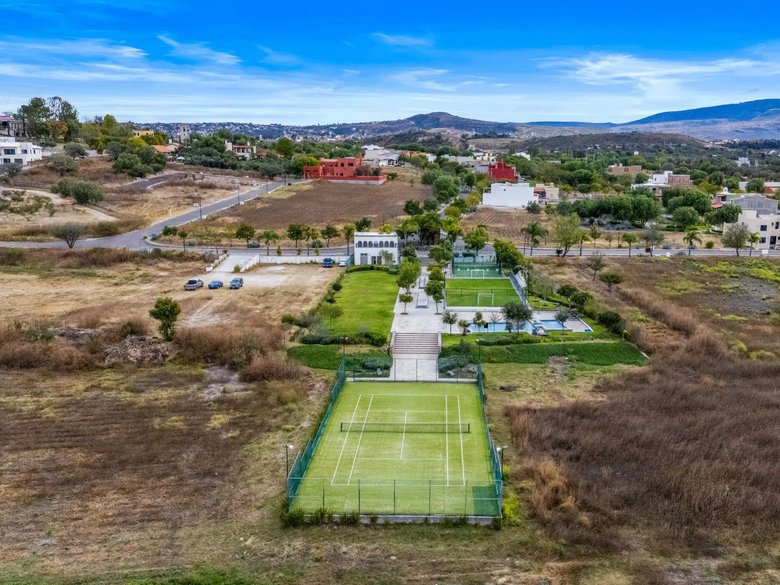 Terreno San Adrián en Las Campanas — 12 photos
