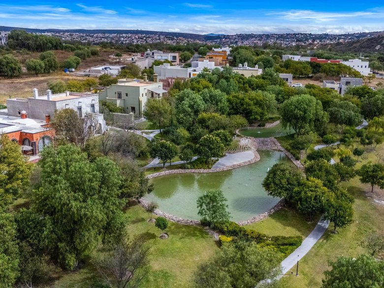 Terreno San Adrián en Las Campanas — 7 photos