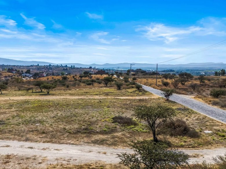 Terreno Alis — 11 photos