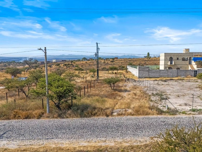 Terreno Alis — 10 photos