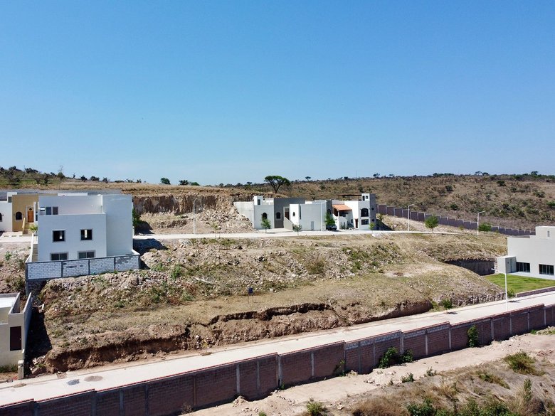 Lote Residencial Barroco — 2 photos