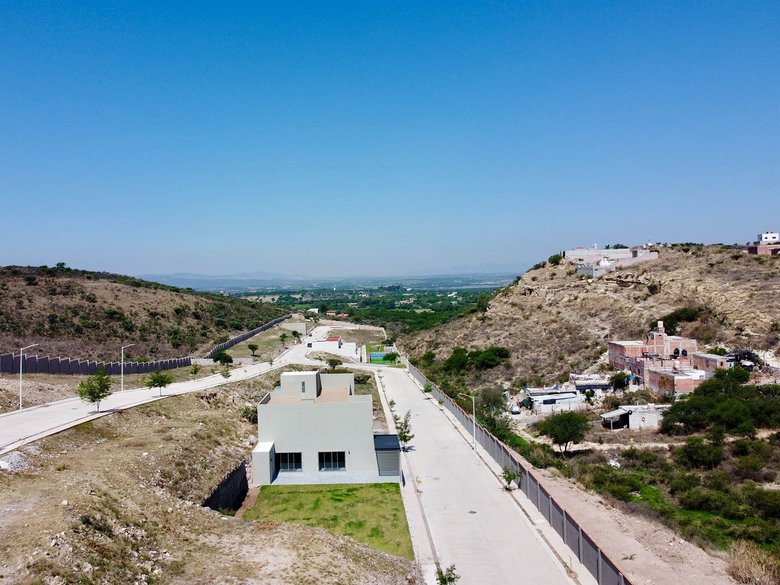 Lote Residencial Barroco — 3 photos