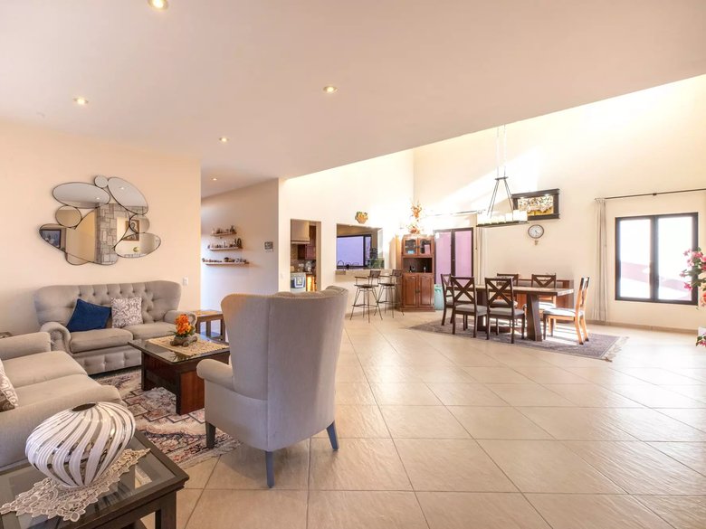 CASA CALANDRIAS — 7 photos