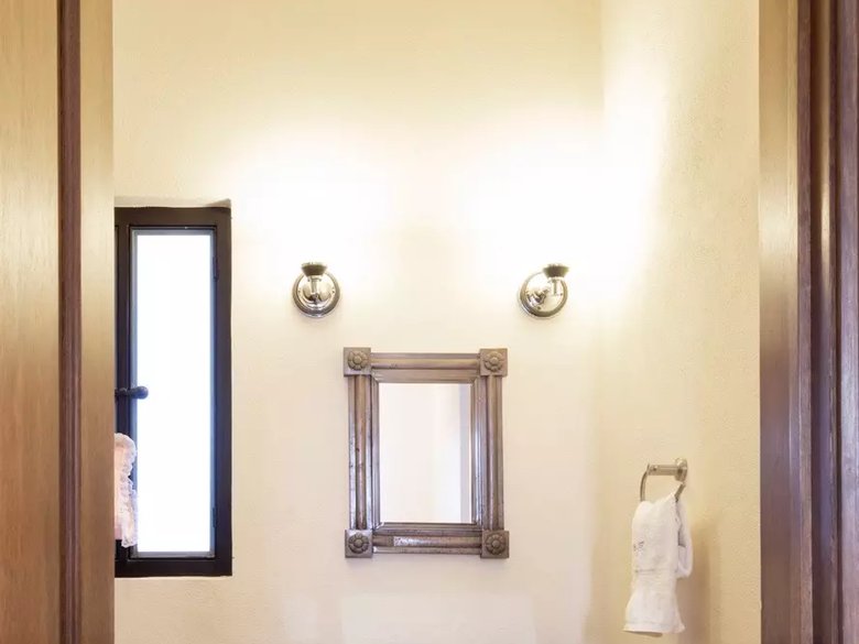 CASA CALANDRIAS — 11 photos