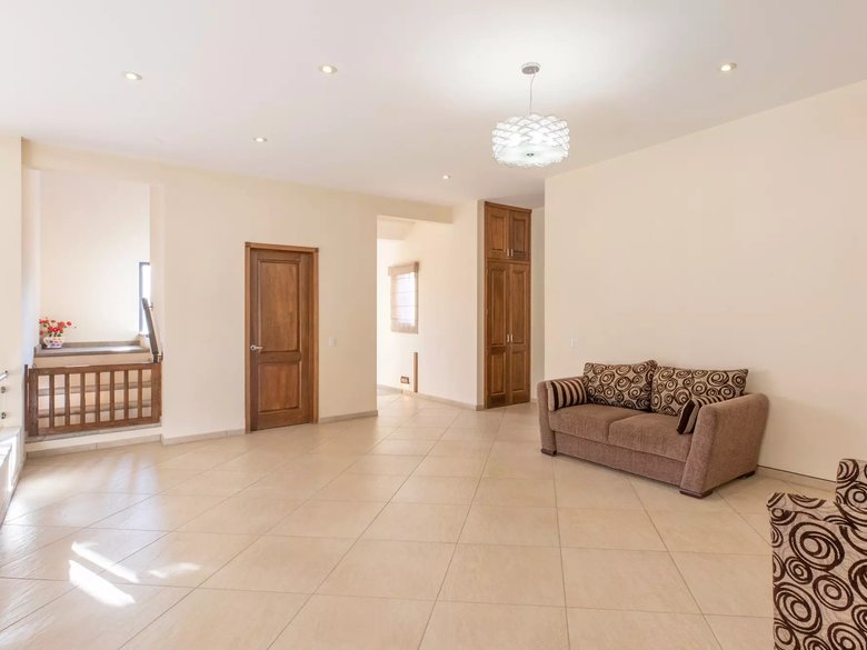 CASA CALANDRIAS — 12 photos