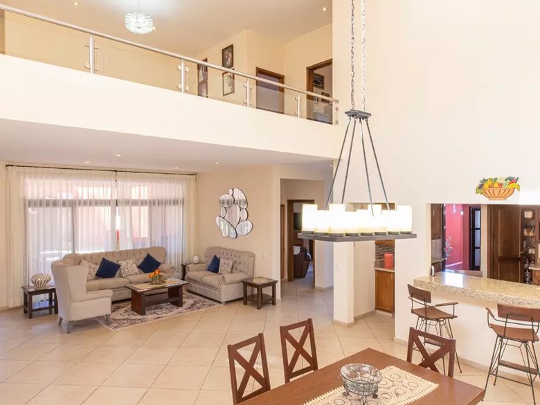 CASA CALANDRIAS — 3 photos
