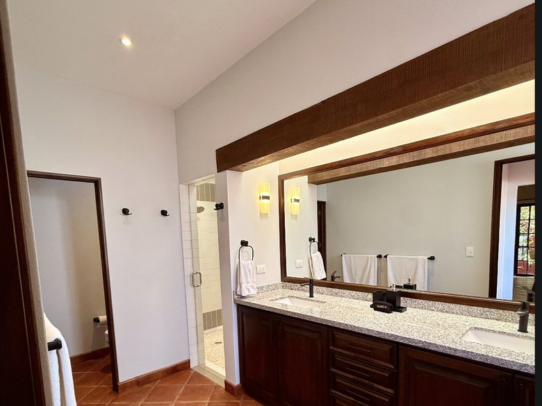 Beautiful Residence in Villas Acuarela, 4 bedrooms with en-suite bathrooms , high -quality finishes — 19 photos
