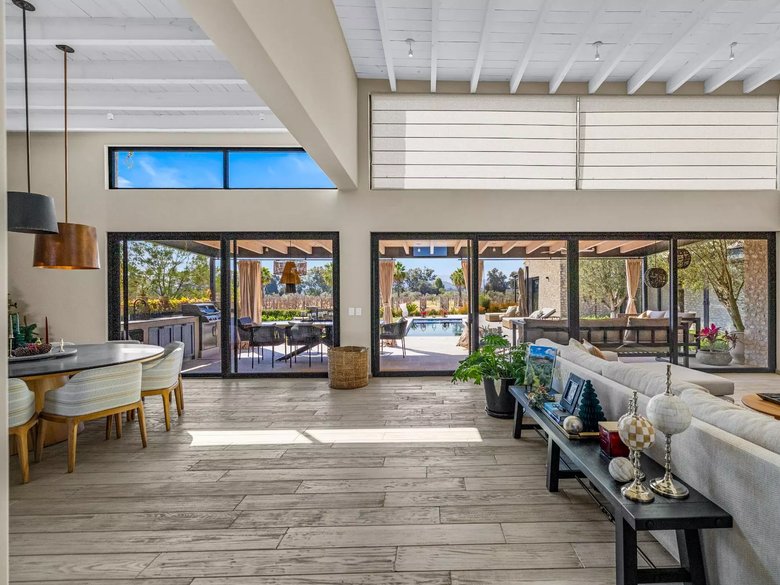 Casa Conejo — 6 photos
