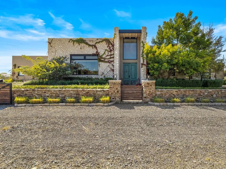 Casa Conejo — 13 photos