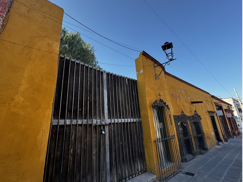 Ideal land for investors with strong commercial and residential potential, — 3 photos