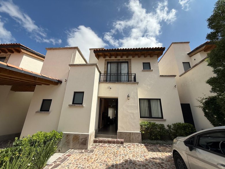 Casa Durazno in La Nueva escondida AVAILABLE — 21 photos