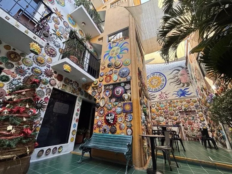HOTEL CASA DE LOS SOLES — 3 photos
