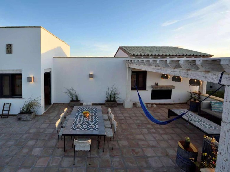 RESIDENCIA PUERTA BLANCA — 2 photos