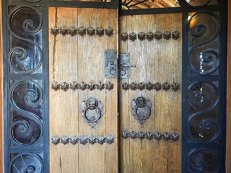 The Petite Castile — 12 photos