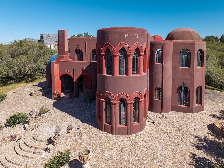 The Petite Castile — 17 photos