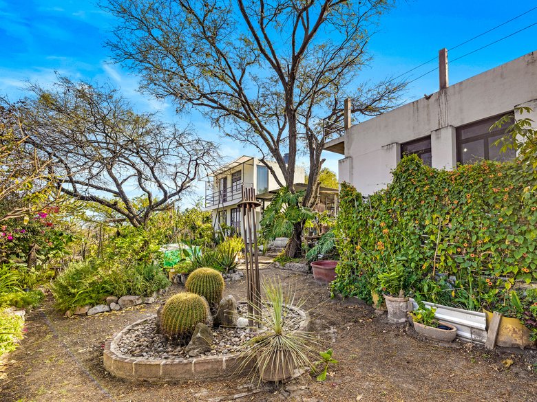 Lake view Retreat with Organic Gardens — 27 photos