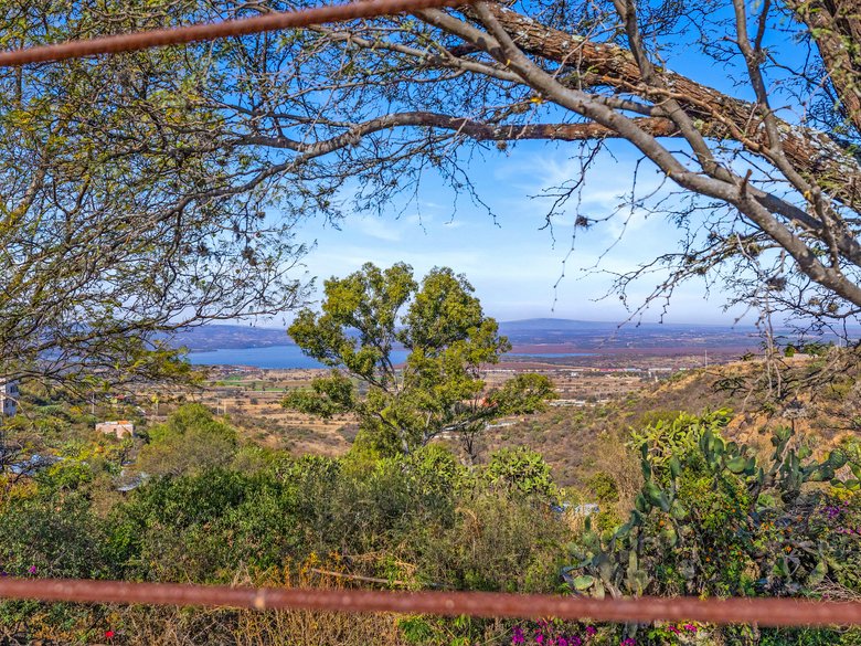 Lake view Retreat with Organic Gardens — 28 photos
