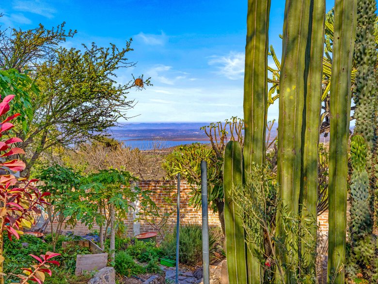 Lake view Retreat with Organic Gardens — 31 photos