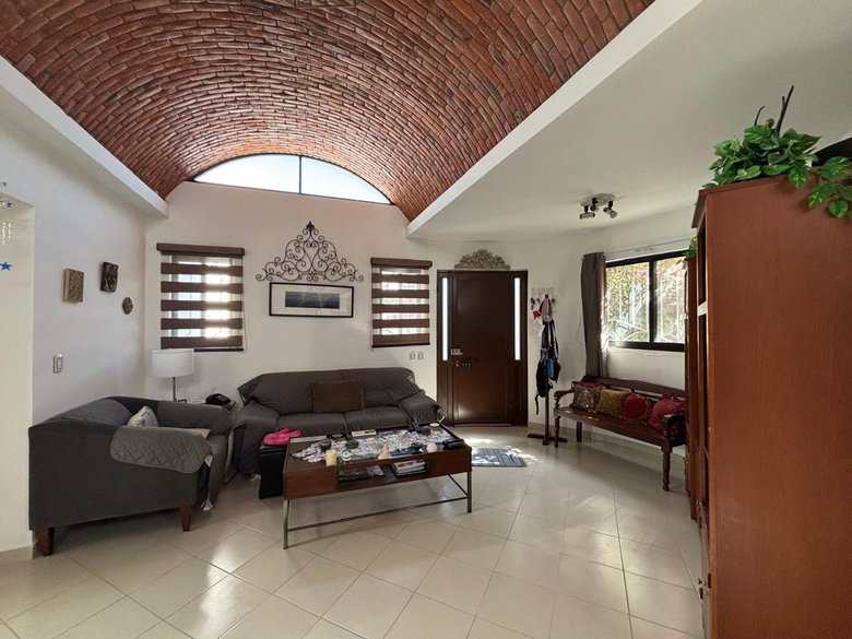 Casa Clair — 2 photos