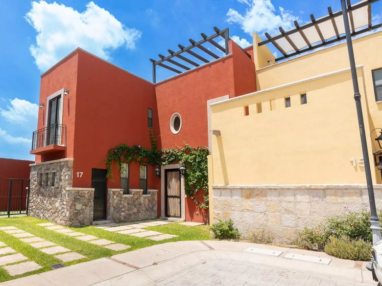 CASA ENCUENTRO — 2 photos