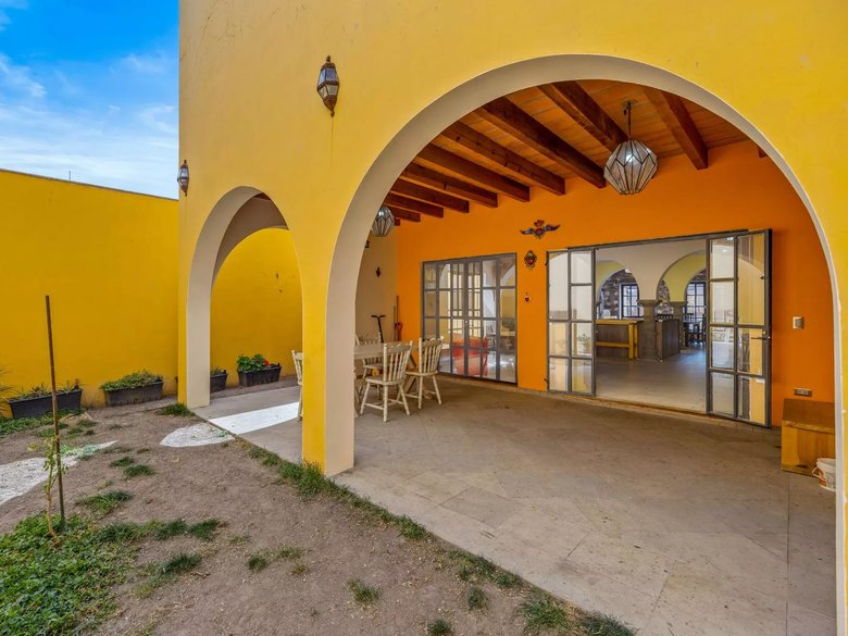 Casa Primavera — 12 photos