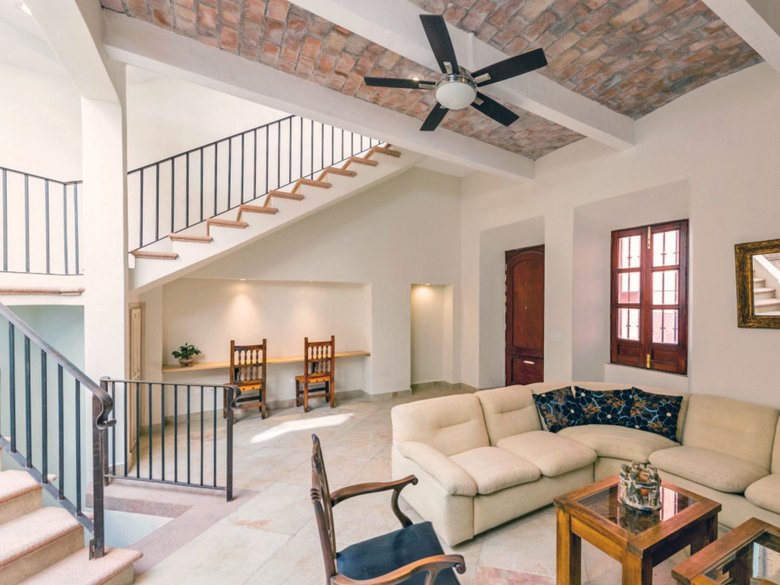 Casa Romance — 2 photos