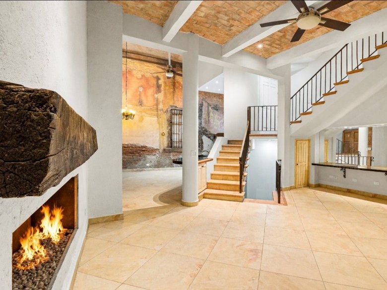 Casa Romance — 5 photos