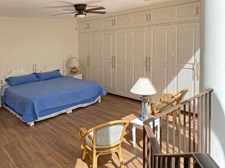 Casa Romance — 10 photos