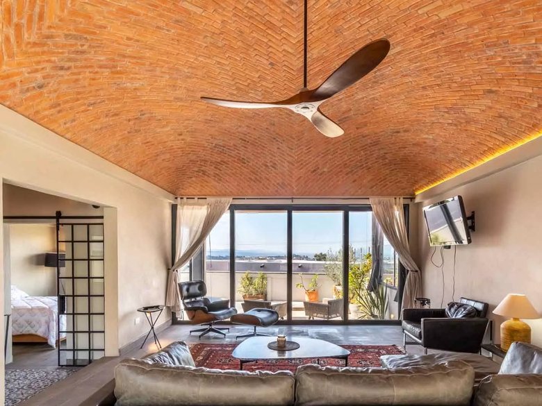 Casa Lumina — 24 photos