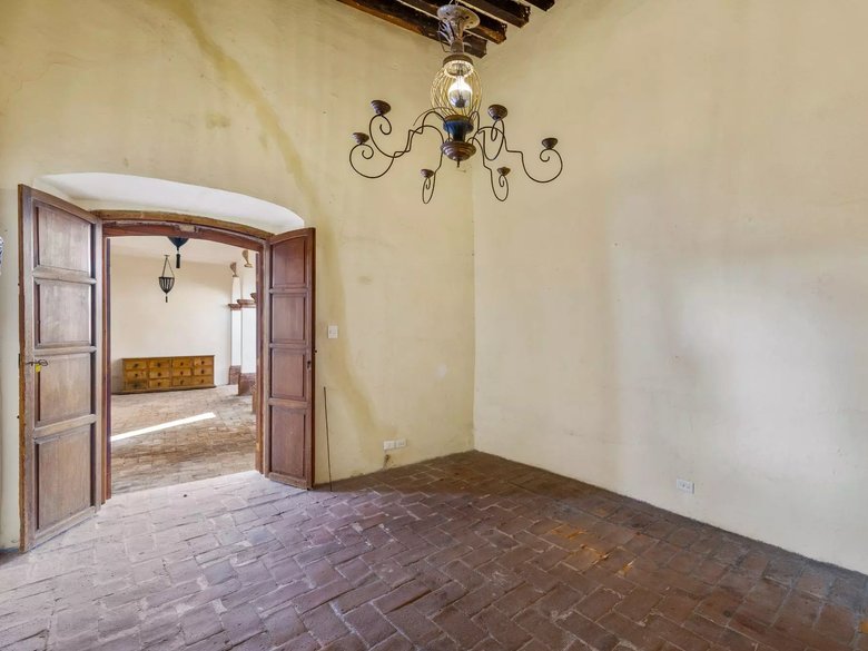 Casa Canal 42 — 16 photos