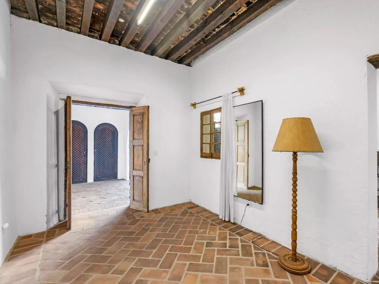 Casa Canal 42 — 23 photos
