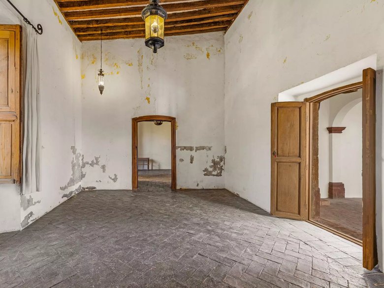 Casa Canal 42 — 8 photos