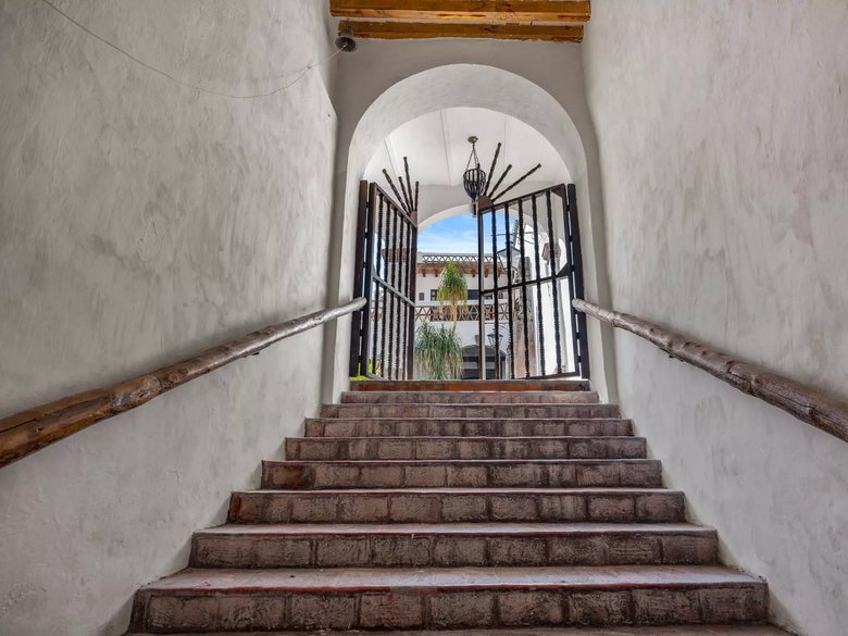 Casa Canal 42 — 2 photos