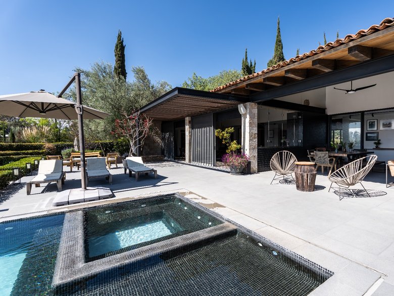 Contemporary Gem — 31 photos