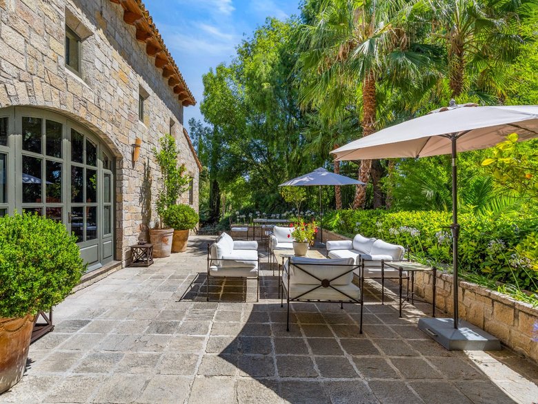 Contemporary Gem — 12 photos