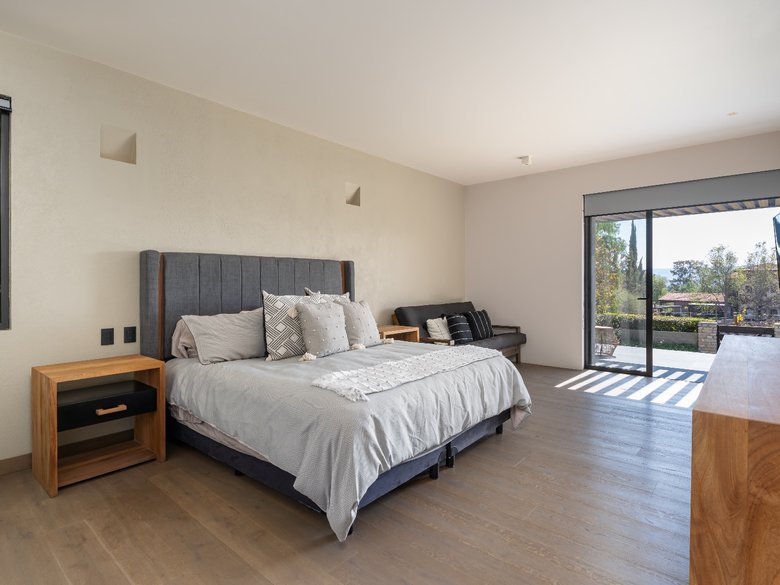 Contemporary Gem — 28 photos