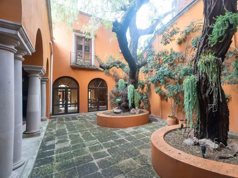 La Casona de los Cinco Patios — 5 photos